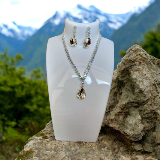 Jewelestia Crystal Elegance Necklace Set